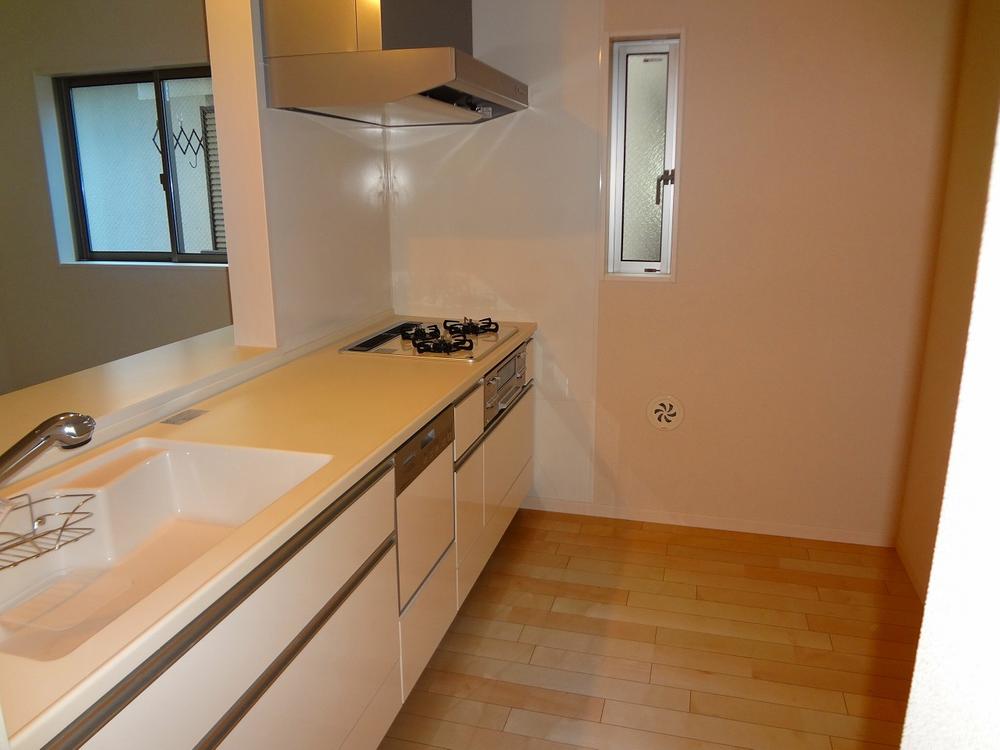 Same specifications photo (kitchen). Kitchen construction cases