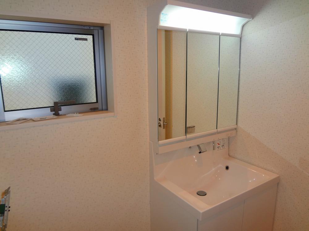 Same specifications photos (Other introspection). Washroom construction cases