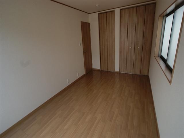 Non-living room. <1 Building>