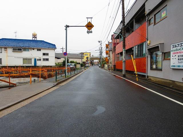 Local photos, including front road. Local shooting