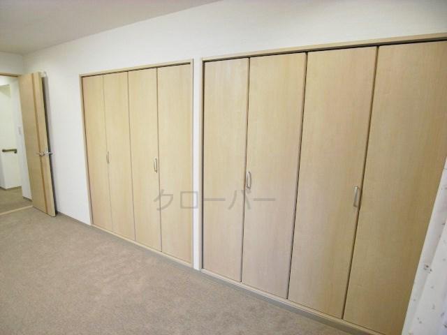 Receipt. Western style room closet