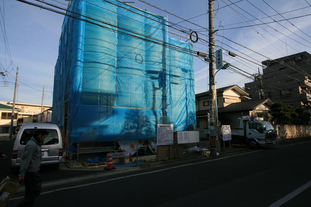 Local photos, including front road. Local (12 May 2013) Shooting