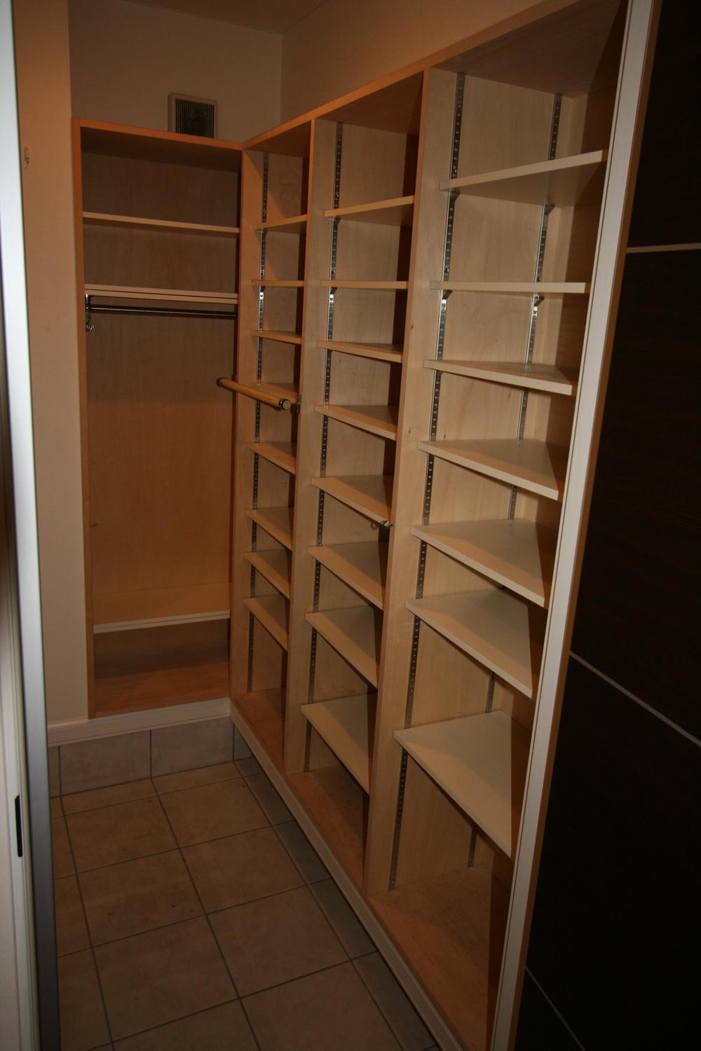 Same specifications photos (Other introspection). Same specifications (shoes cloak)