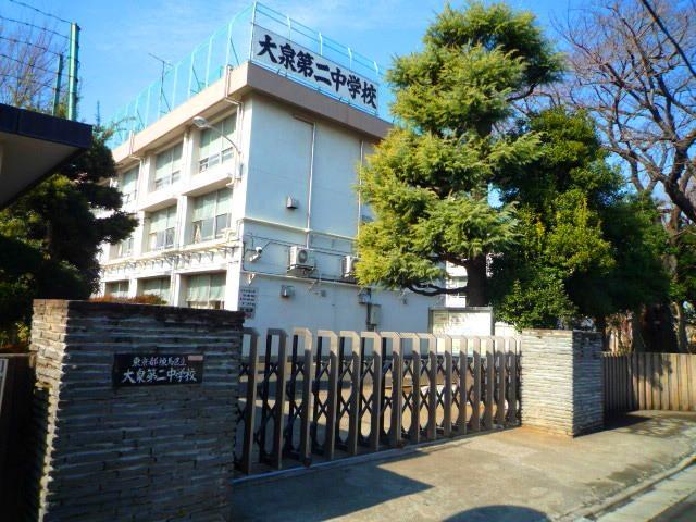 Junior high school. 891m to Nerima Oizumi second junior high school