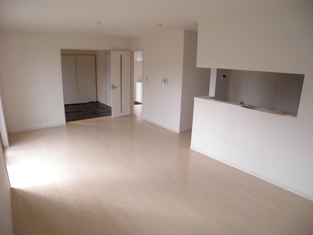 Same specifications photos (living). Example of construction