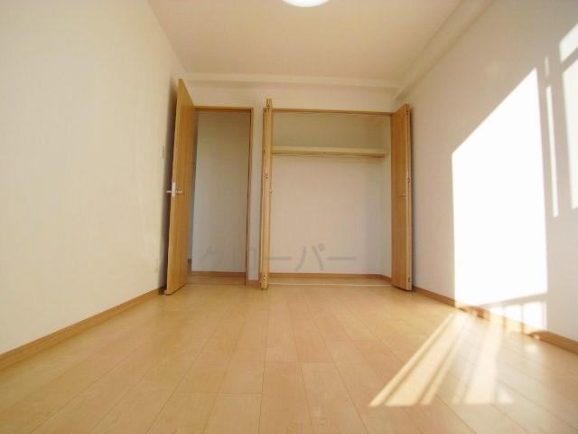 Receipt. Western style room closet