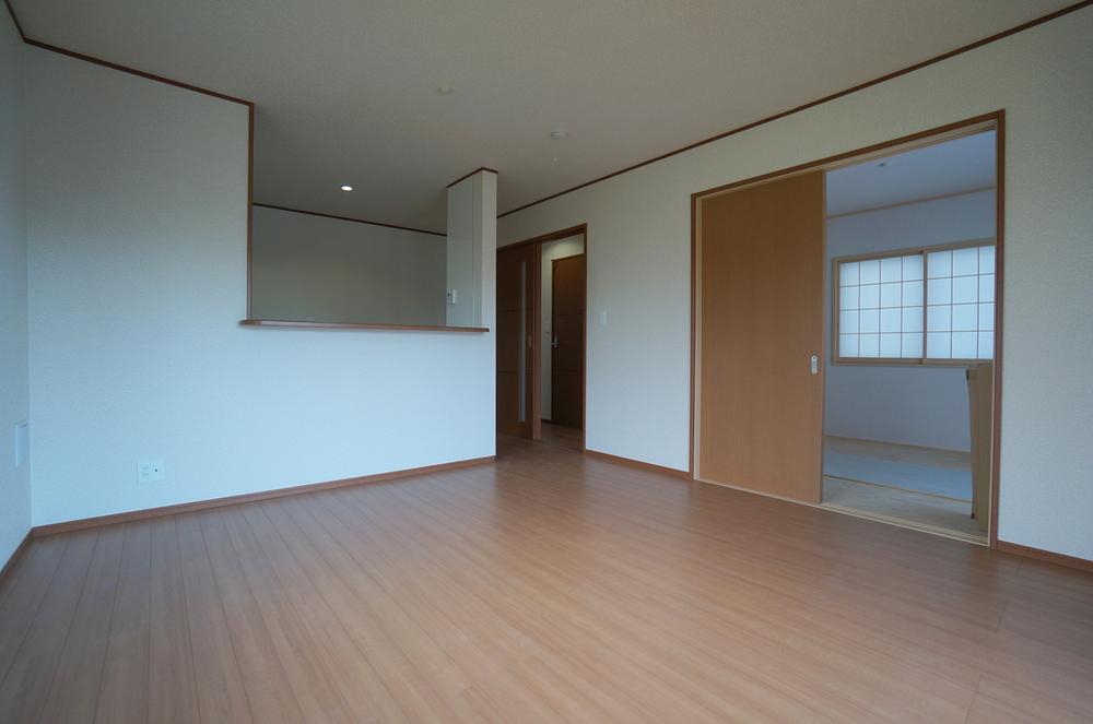 Same specifications photos (living). Same specifications