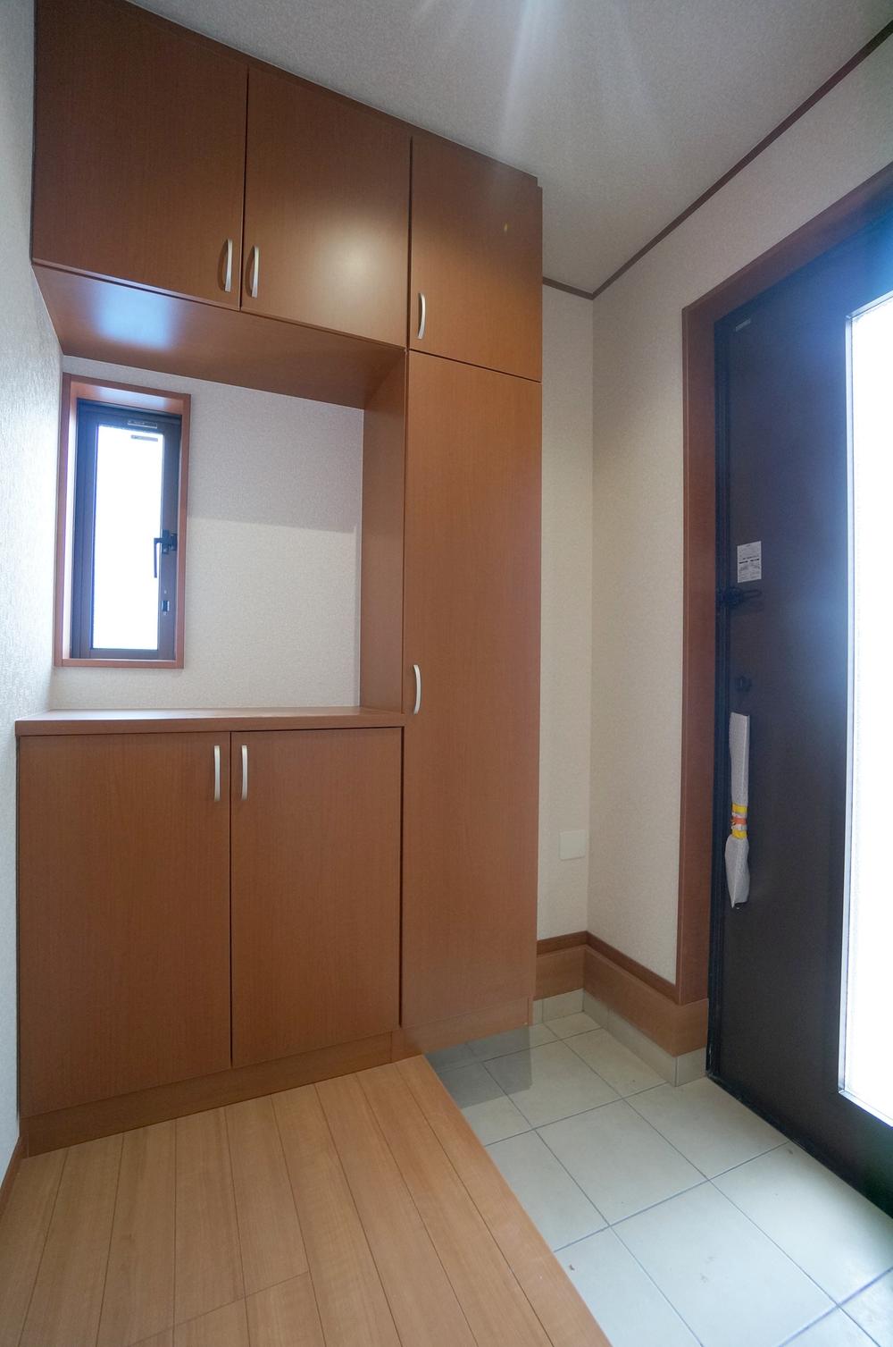 Entrance. Same specifications ・ Entrance