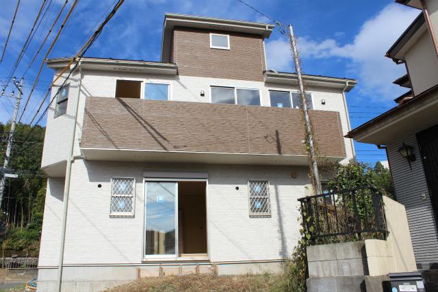 Local appearance photo. Local (10 May 2013) Shooting