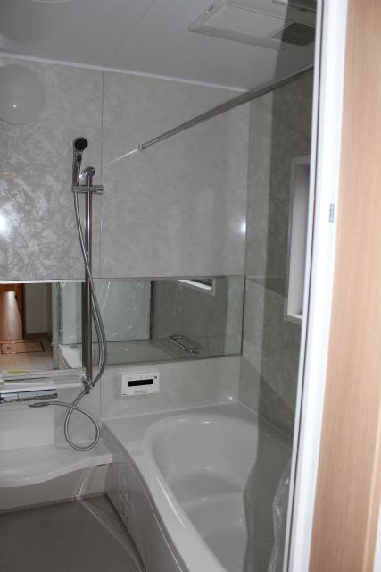 Bathroom. Local (11 May 2013) Shooting