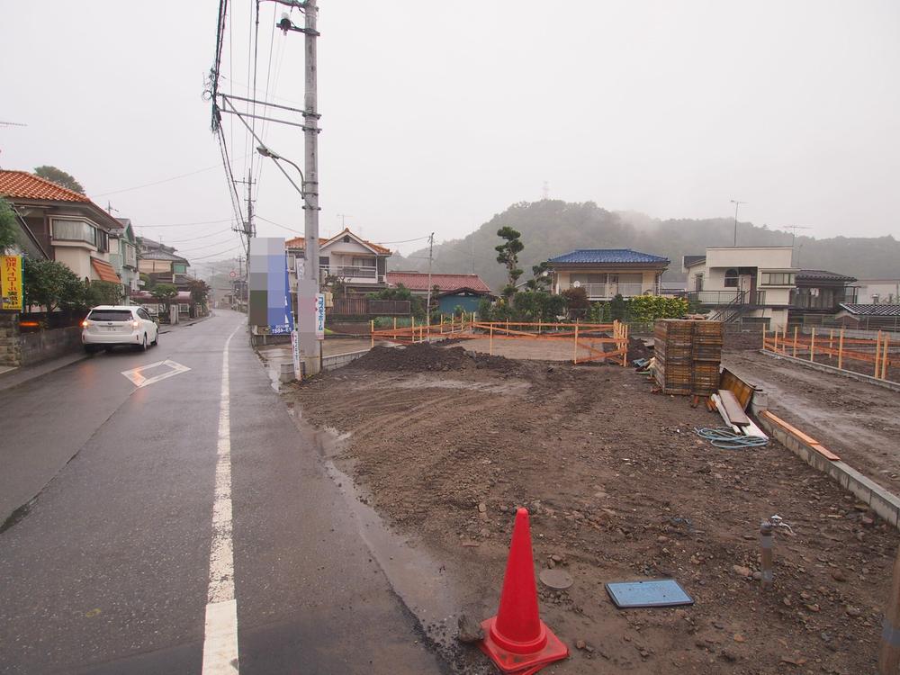 Local photos, including front road. Local (10 May 2013) Shooting