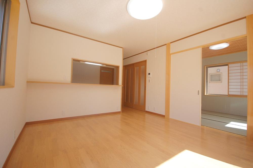 Same specifications photos (living). Example of construction