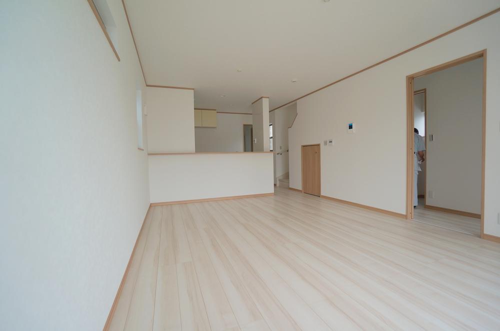 Same specifications photos (living). Example of construction