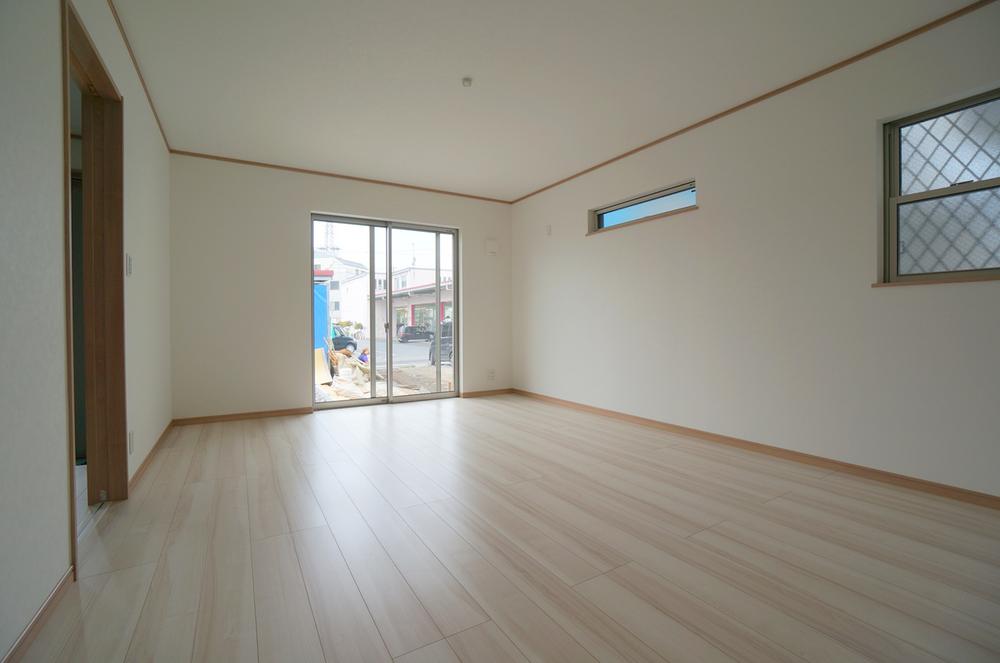 Same specifications photos (living). Example of construction