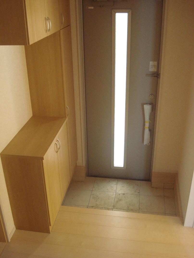 Entrance. 3 Building entrance