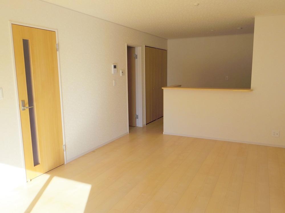 Kitchen. 1 Building LDK living, It is equipped with storage in the kitchen! 