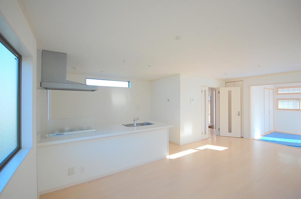 Same specifications photos (living). Example of construction