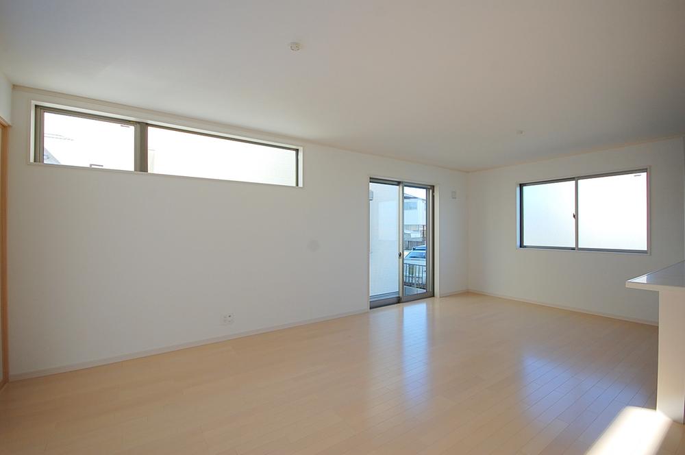 Same specifications photos (living). Example of construction