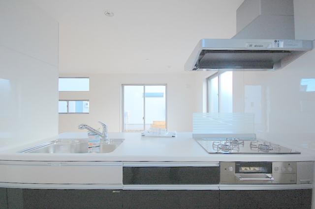 Same specifications photo (kitchen). Example of construction