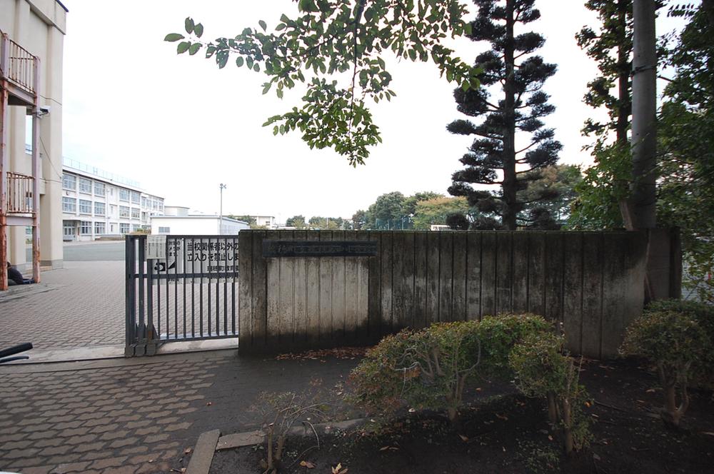 Primary school. 1416m to Mizuho Municipal Mizuho fourth elementary school