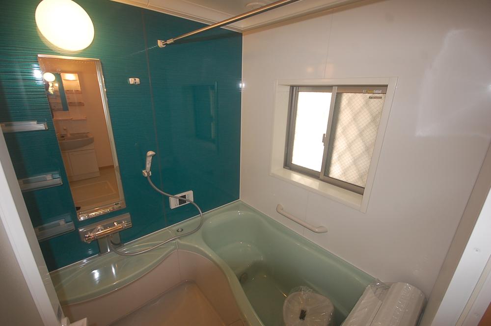 Same specifications photo (bathroom). Seller same specifications