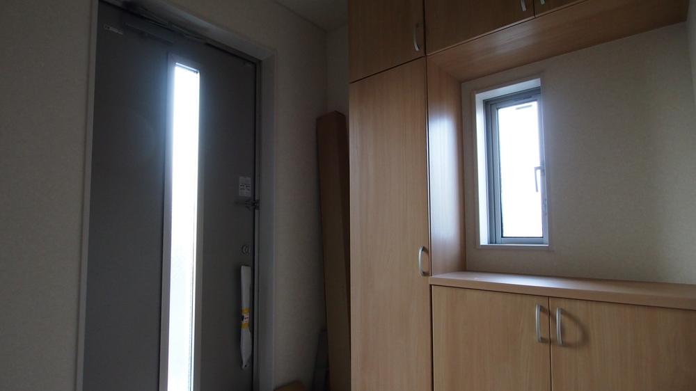 Entrance. Local (11 May 2013) Shooting