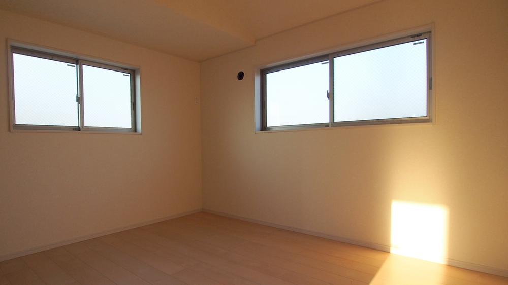 Non-living room. Indoor (11 May 2013) Shooting