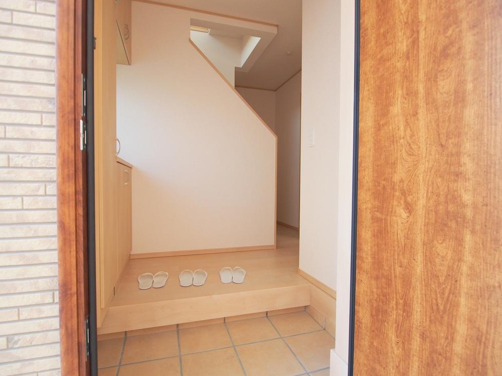 Entrance. 1 Building entrance