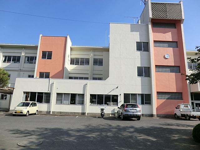 Junior high school. 104m until sunrise Municipal Oguno junior high school