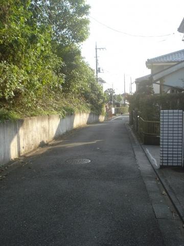 Local photos, including front road. Contact road road