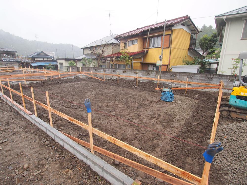 Local appearance photo. Local (10 May 2013) Shooting