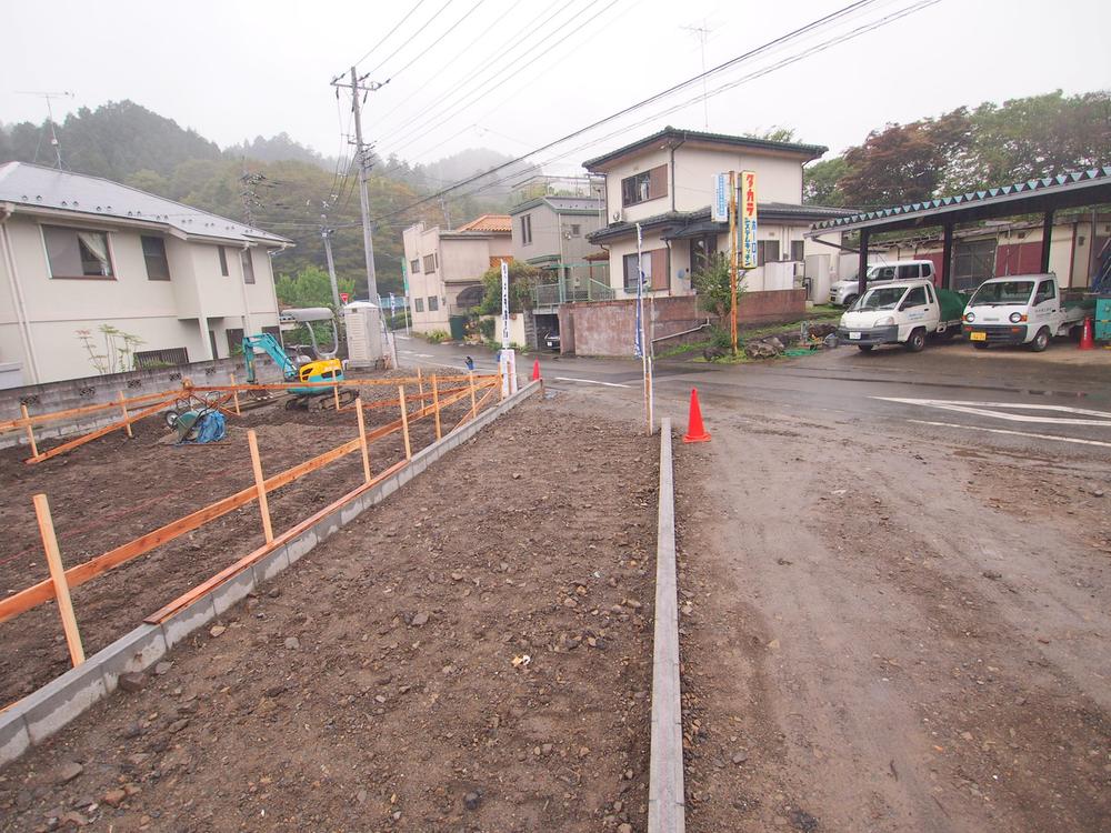 Local photos, including front road. Local (10 May 2013) Shooting