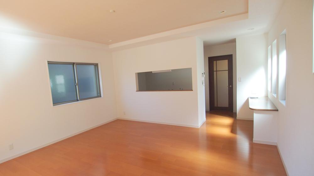 Building plan example (introspection photo). Same specifications ・ living