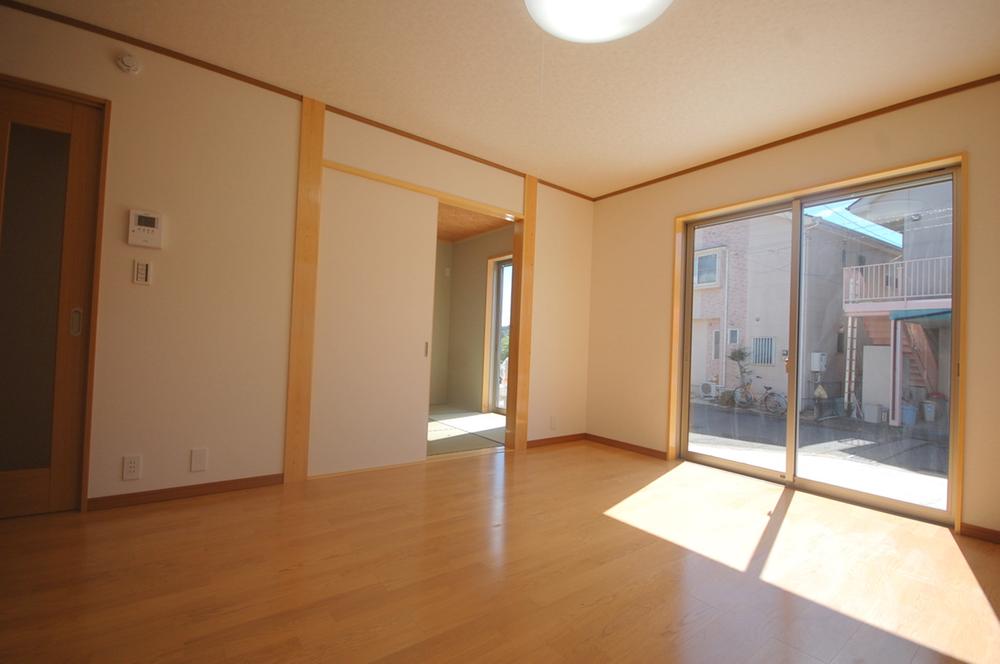 Same specifications photos (living). Example of construction