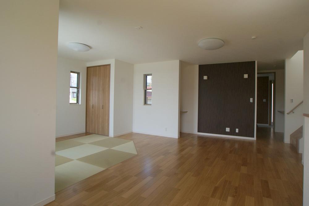 Same specifications photos (living). Example of construction living