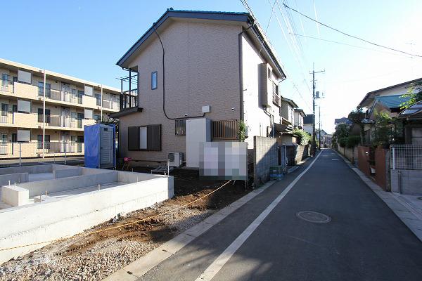 Local photos, including front road. Local (October 11, 2013) Shooting