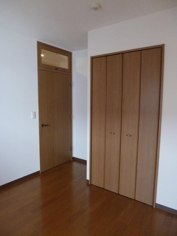 Other room space. Bright Western-style Yes each room storage