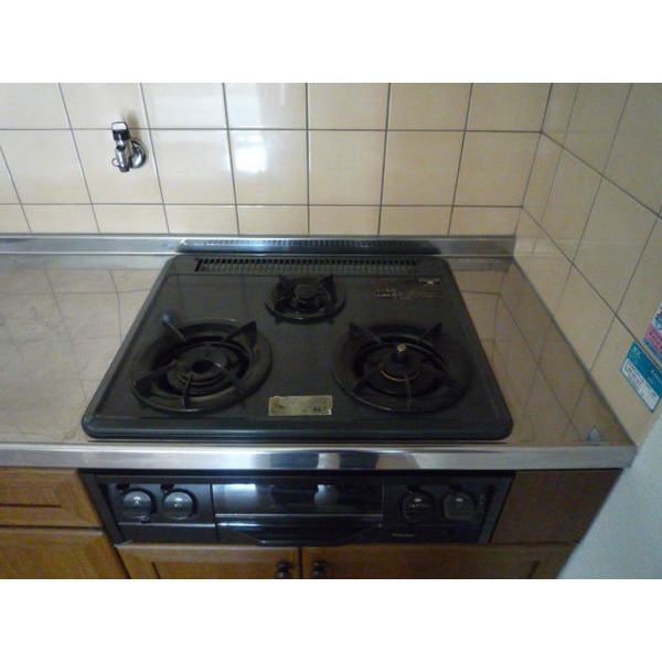 Kitchen. 3-neck with grill