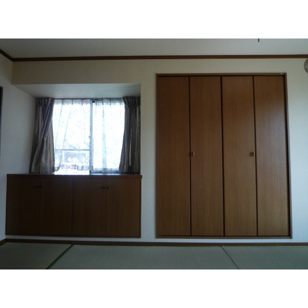 Receipt. Storage lot