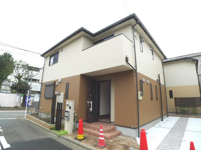 Local appearance photo. Building appearance (B Building)