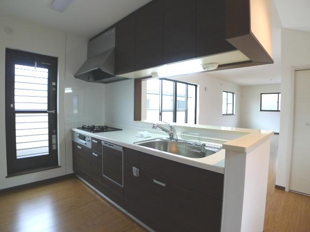 Kitchen. Counter kitchen (C Building)