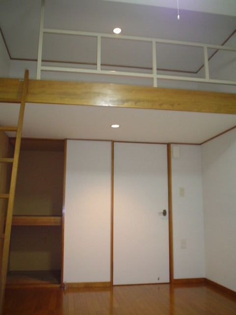 Other room space. loft