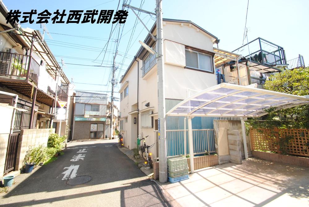 Local photos, including front road. Local (September 2013) Shooting