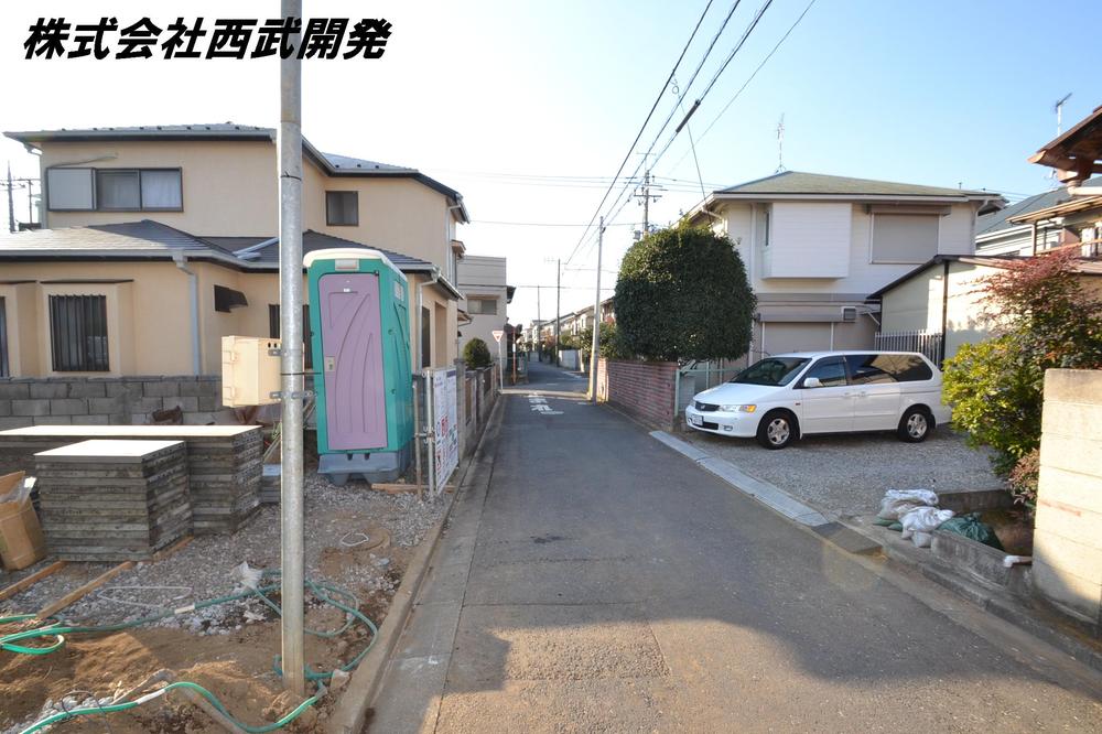 Local photos, including front road. Local (12 May 2013) Shooting