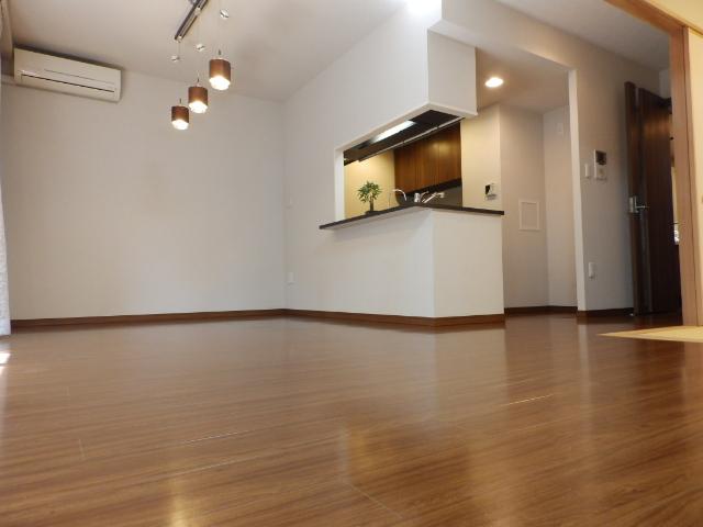 Other. Is the living of floor heating installed.