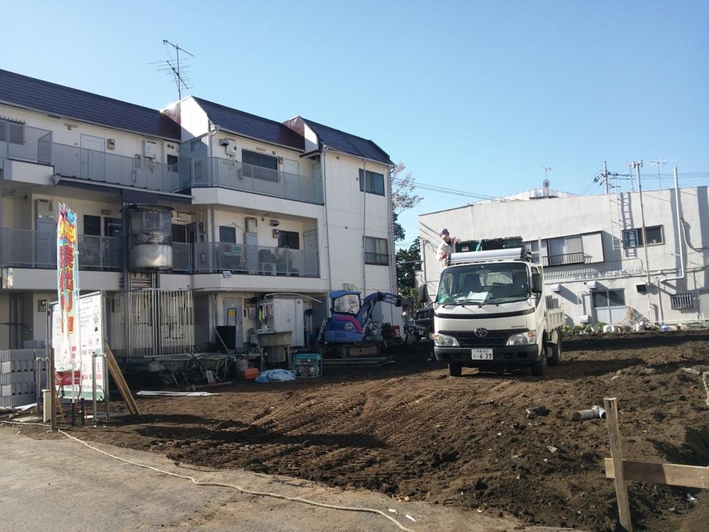 Local appearance photo. Local (11 May 2013) Shooting