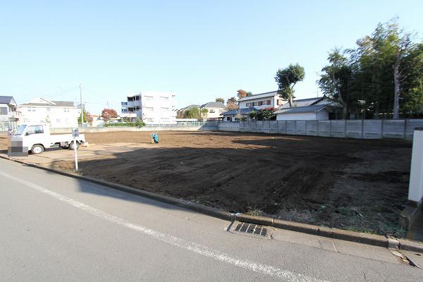 Local photos, including front road. Local (11 May 2013) Shooting