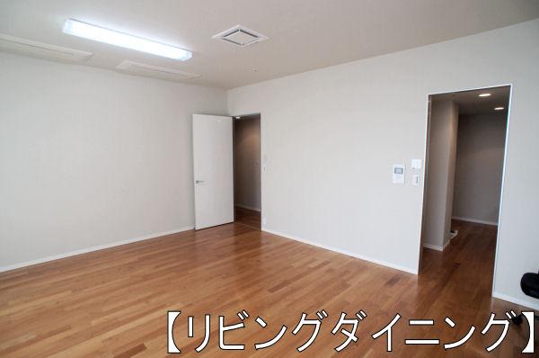 Living. Living room ceiling is a high sense of openness