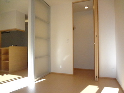 Living and room. ◆ South side of the living room ・ Western style room ◆