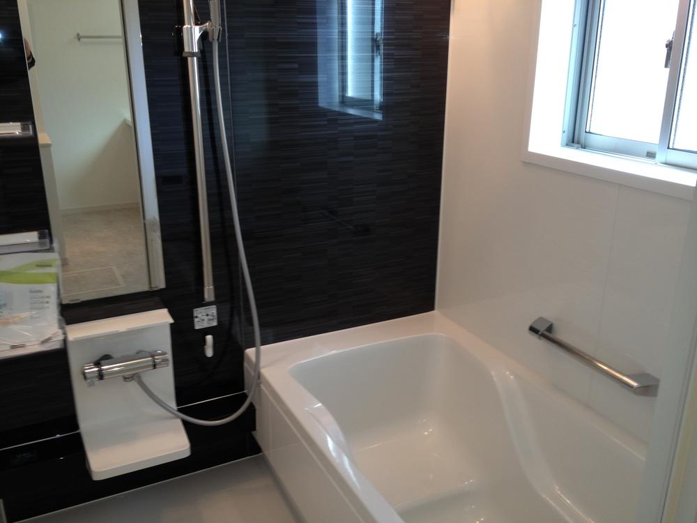 Bathroom. Indoor (11 May 2013) Shooting Bathroom is.  [With dryer] 